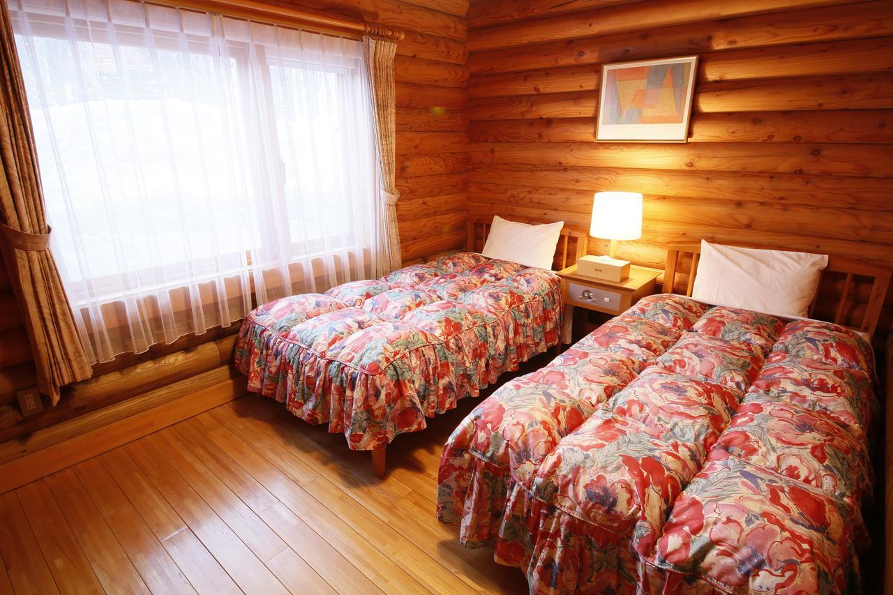 Log Hotel Larch Lake Kanayama Minamifurano Room photo