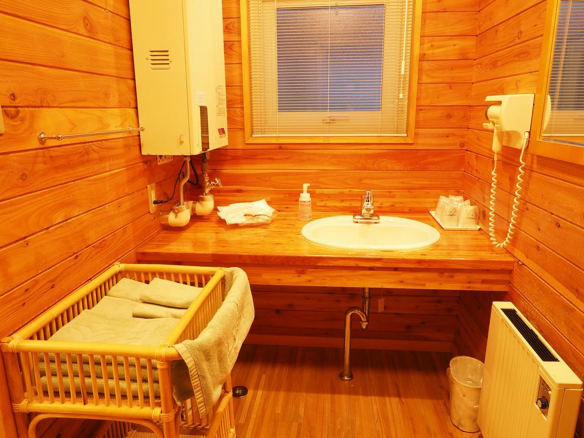 Log Hotel Larch Lake Kanayama Minamifurano Room photo