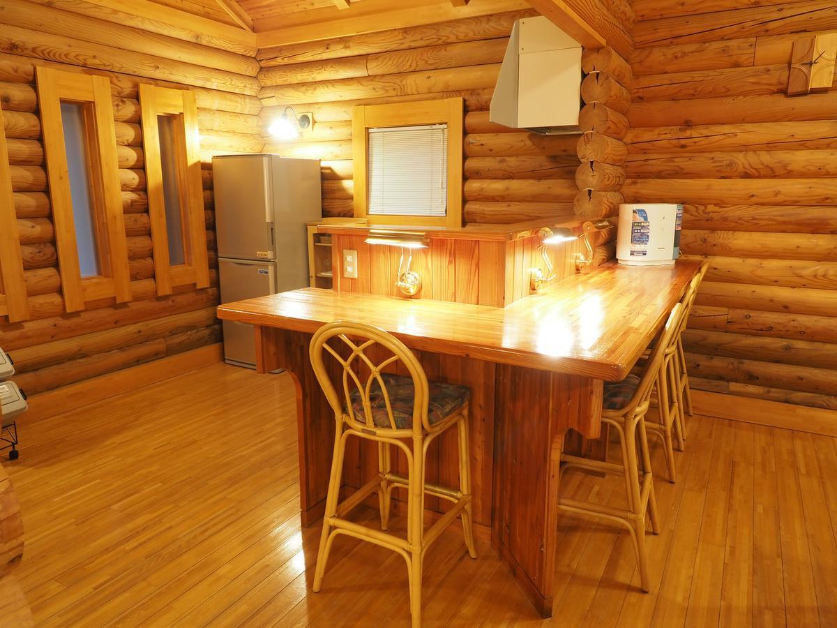 Log Hotel Larch Lake Kanayama Minamifurano Room photo