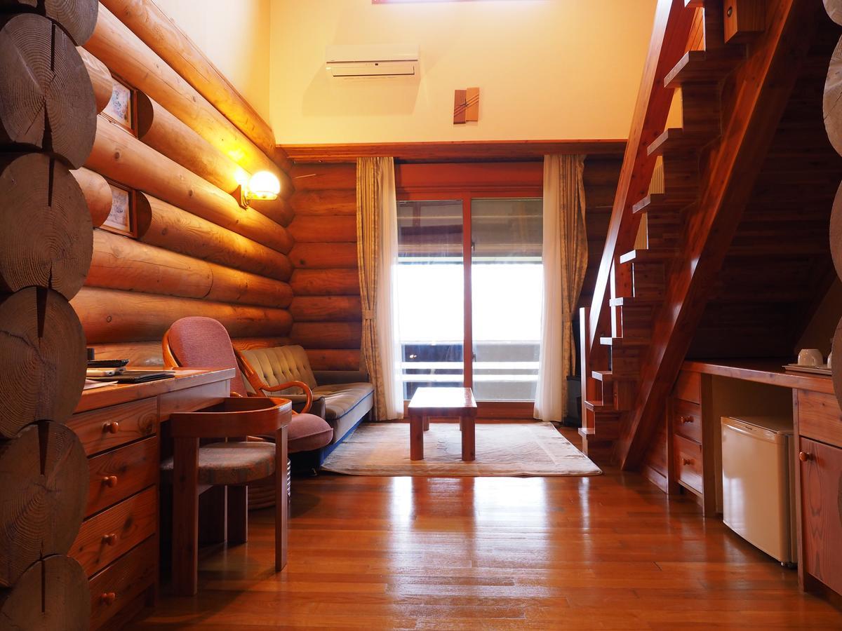 Log Hotel Larch Lake Kanayama Minamifurano Room photo